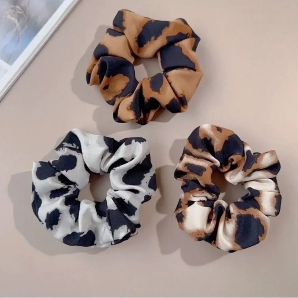 3for$20 3pcs Women Fashion Leopard Print Fabric Scrunchies Ponytail Holders